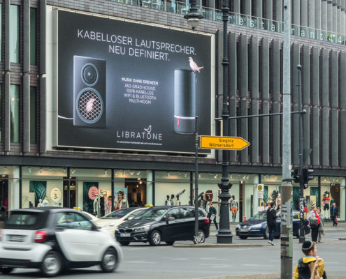 Der Ku'Damm LED-Screen der LIMES Vertriebsgesellschaft zeigt Libratone im Mai 2017